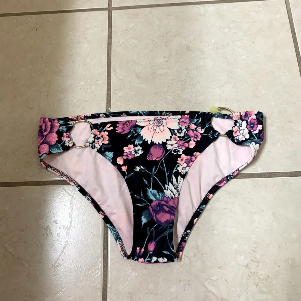 NWOT Shade & Shore Floral Bikini Bottoms
